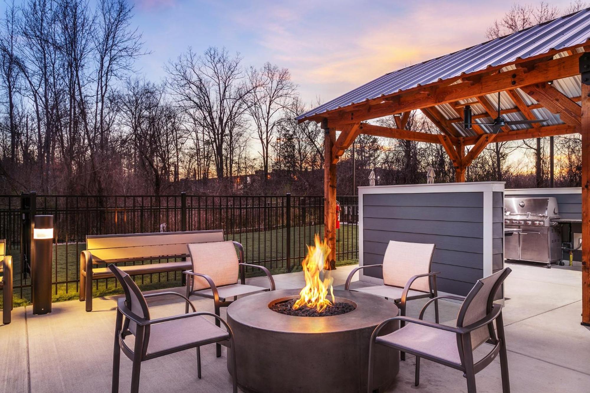 Holiday Inn Express Chattanooga - Hamilton Place Екстериор снимка